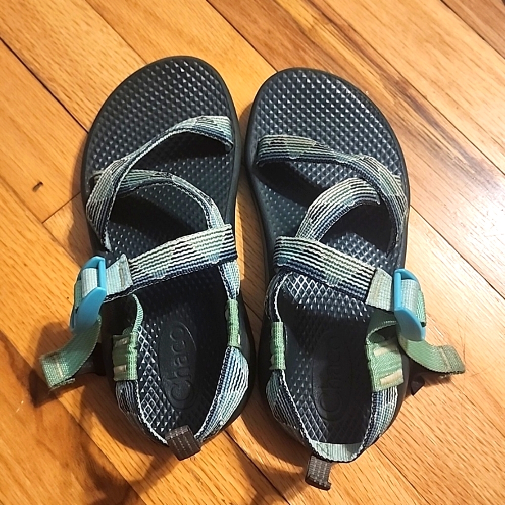 Kids size 2 Chaco sandals
